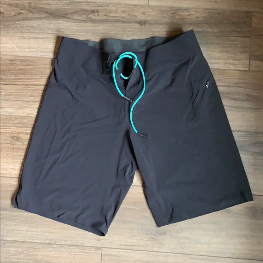 Men’s Lululemon Board Shorts